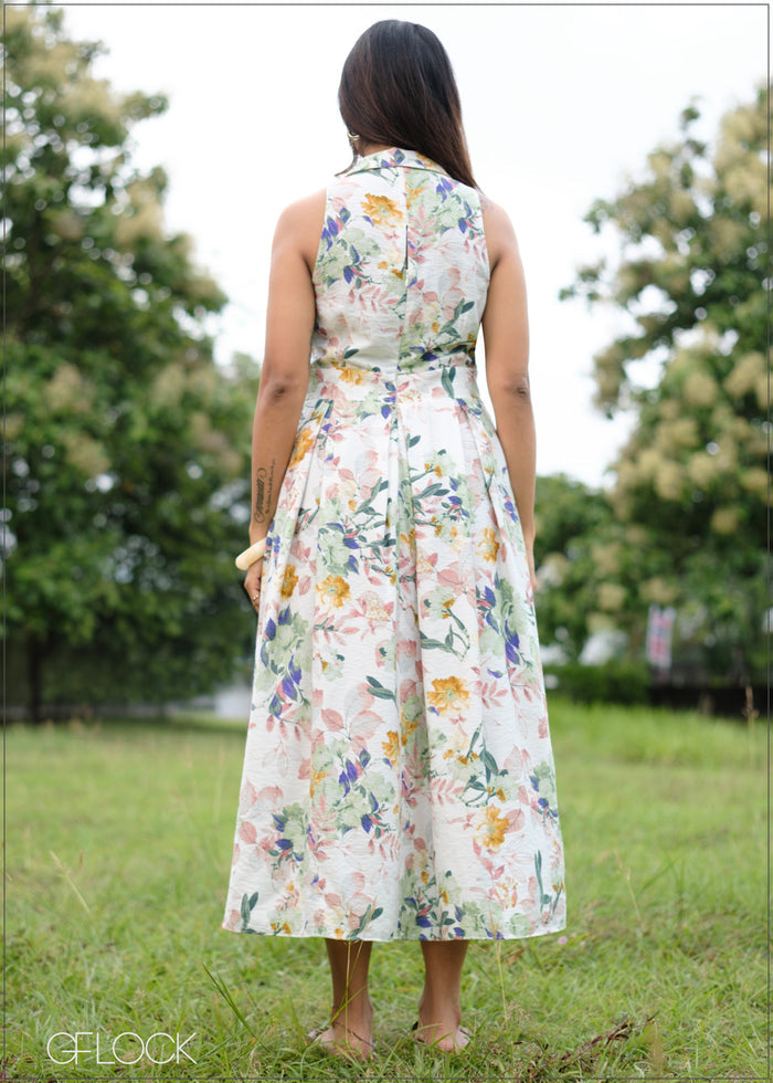 Halter Neck Pleated Dress - 160726