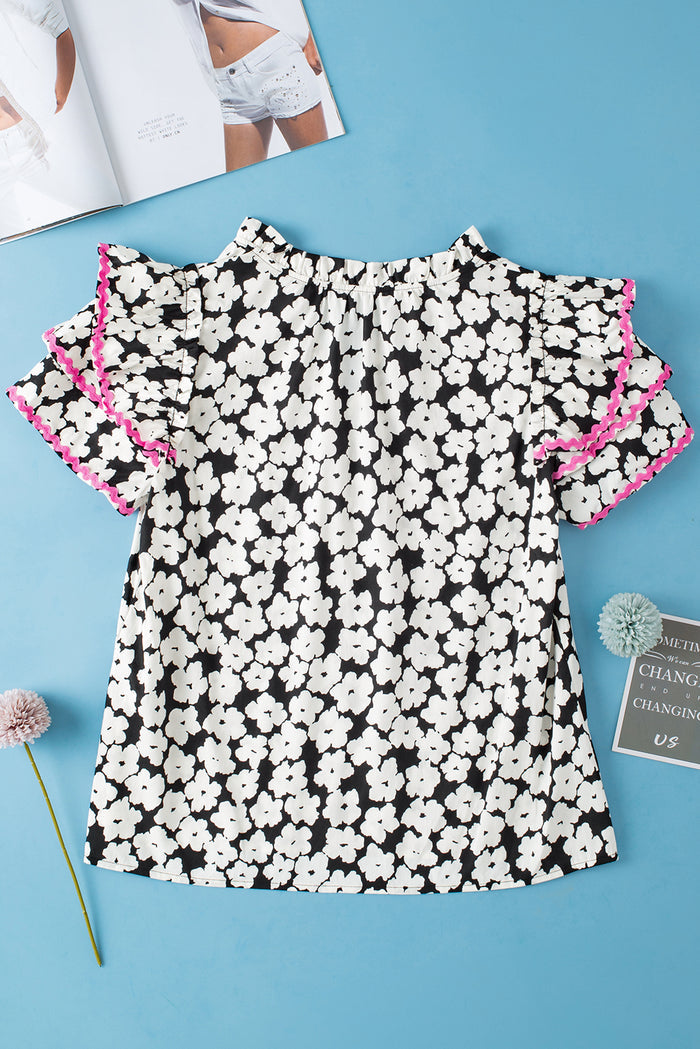Blouse noire à manches volantées superposées Ric Rac contrastée à fleurs-A WOMAN WE LOVE