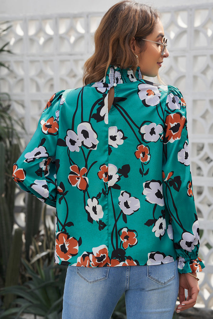 Blouse smockée à col montant et imprimé floral-A WOMAN WE LOVE