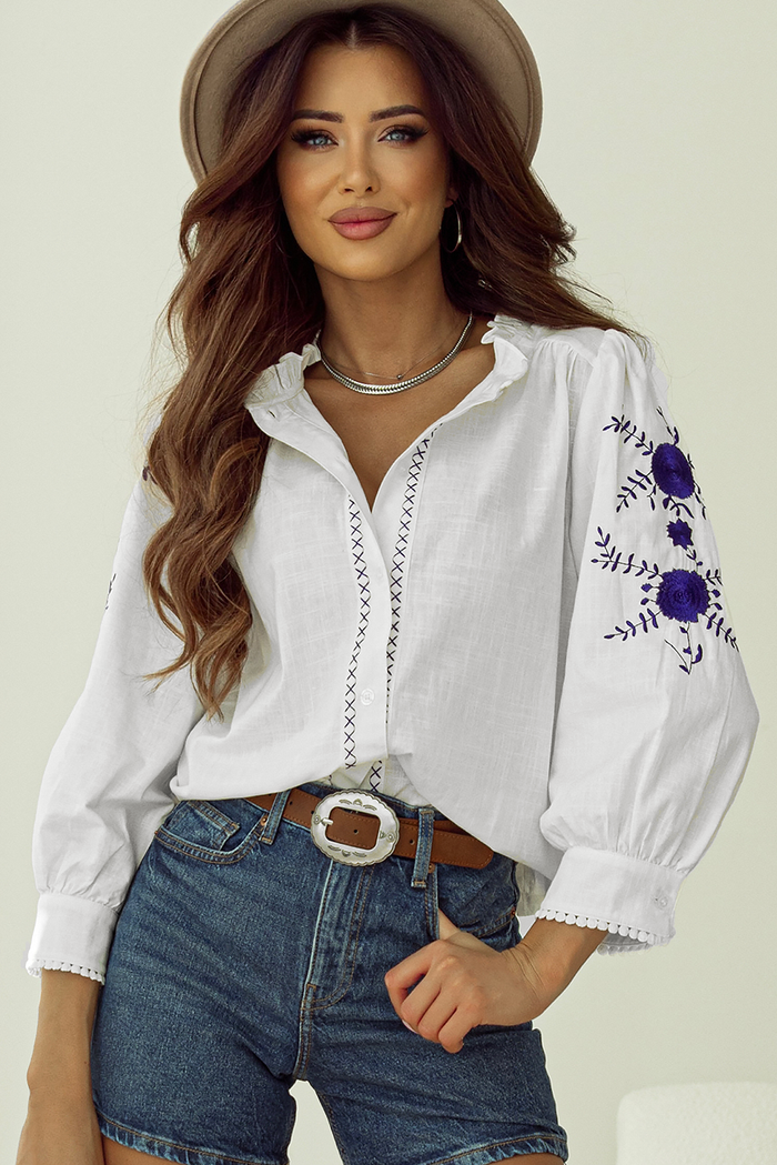 Chemise blanche à manches bracelet brodée de fleurs *-A WOMAN WE LOVE