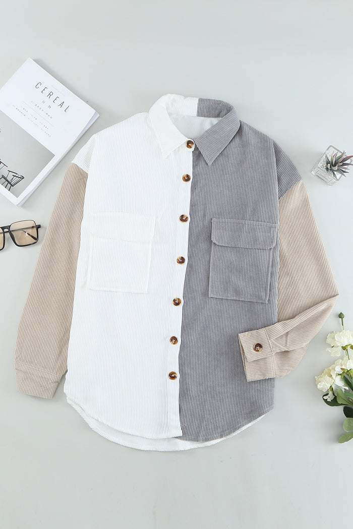 Chemise boutonnée blanche à blocs de couleurs avec poche-A WOMAN WE LOVE
