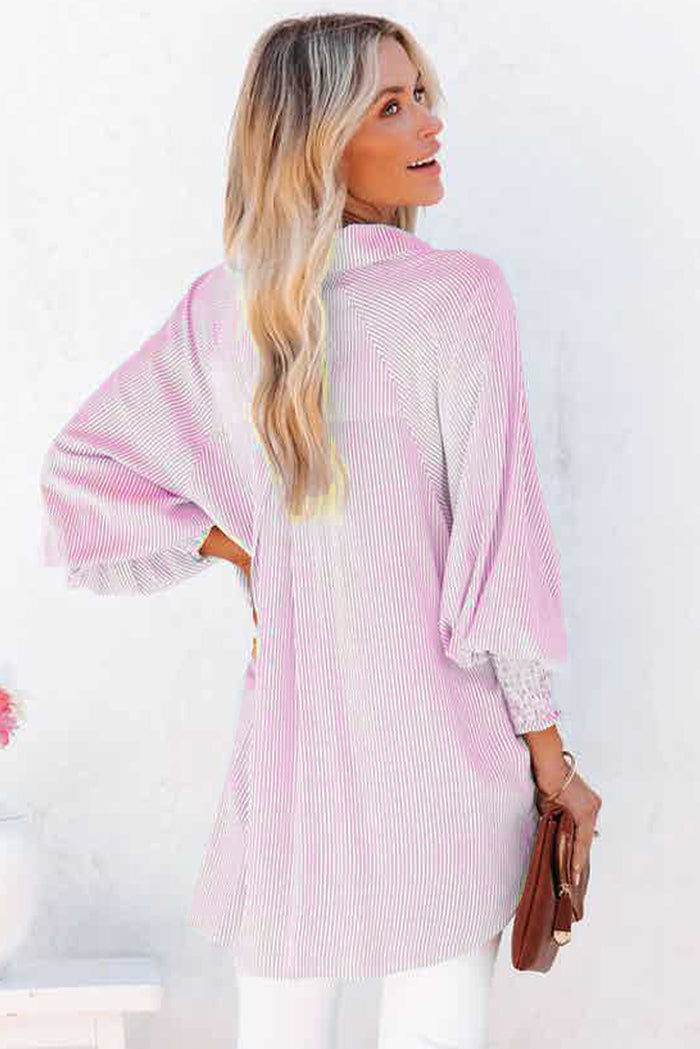 Chemise boyfriend rayée rose à revers et smocks avec poche-A WOMAN WE LOVE