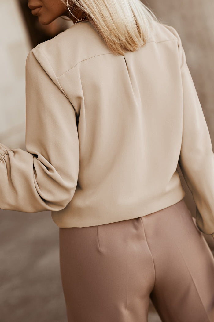 Chemise kaki à col ras du cou et poignets extensibles froncés-A WOMAN WE LOVE