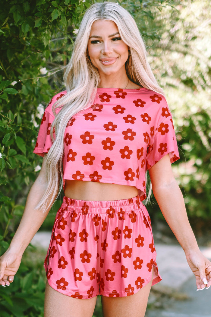 Ensemble de détente avec t-shirt court et short à imprimé floral rose-A WOMAN WE LOVE
