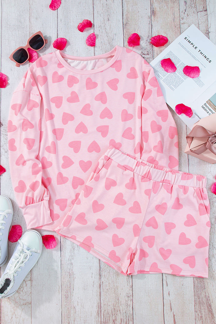 Ensemble de salon rose avec haut et short à manches longues et imprimé en forme de cœur pour la Saint-Valentin-A WOMAN WE LOVE