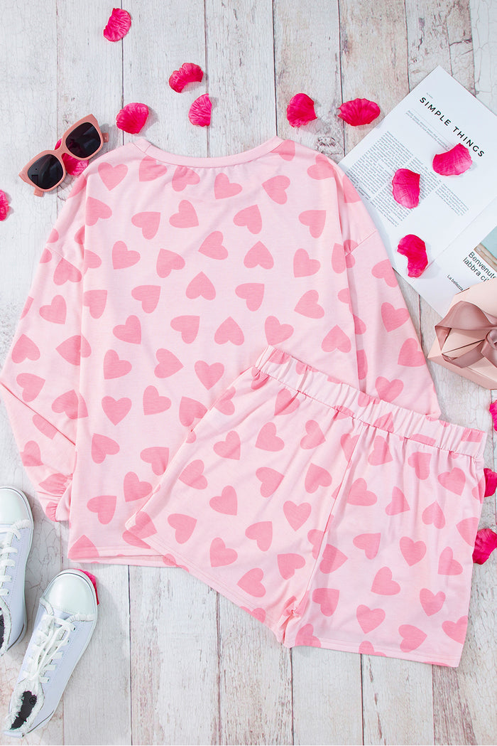 Ensemble de salon rose avec haut et short à manches longues et imprimé en forme de cœur pour la Saint-Valentin-A WOMAN WE LOVE