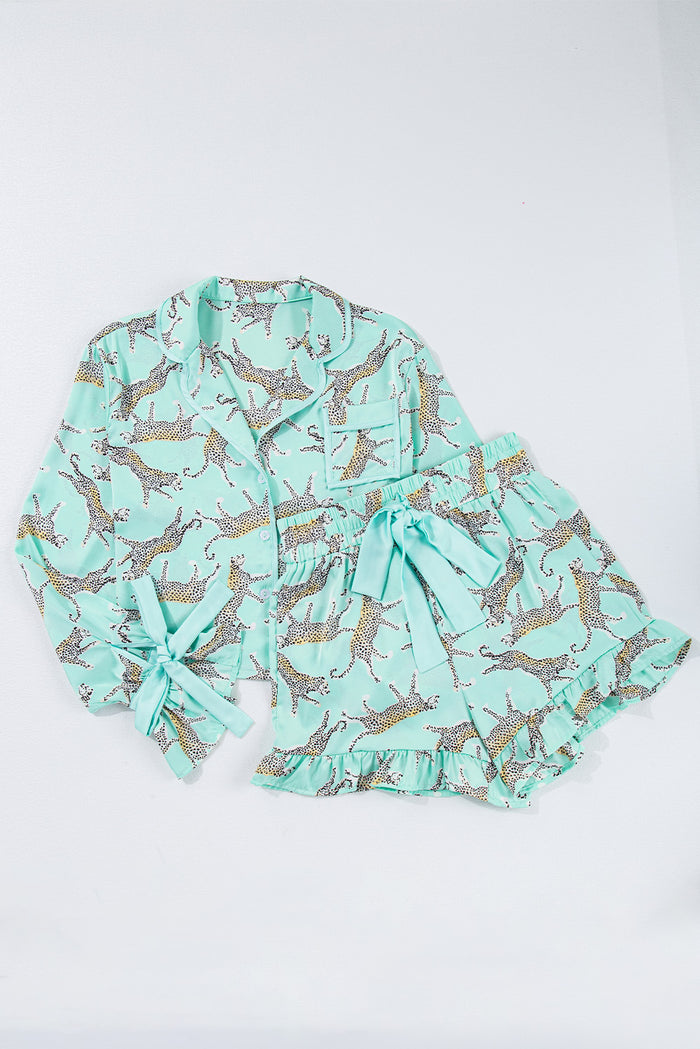 Ensemble pyjama court à volants en satin léopard vert-A WOMAN WE LOVE