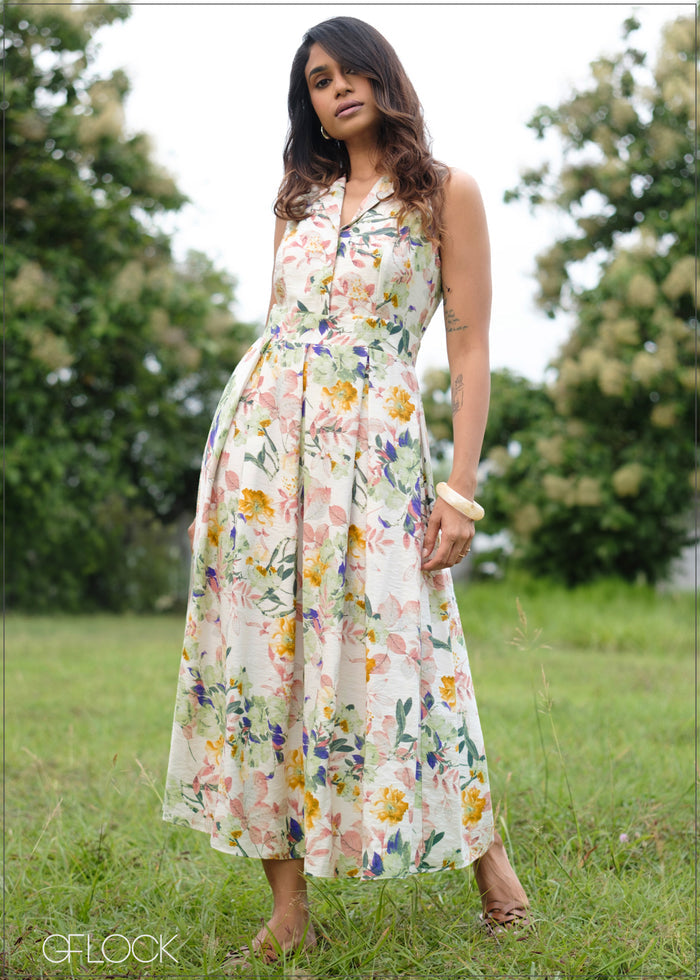 Halter Neck Pleated Dress - 160726