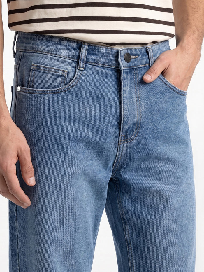 Men's Light Blue Relaxed Fit Washed Denim Jeans Non-Stretchable