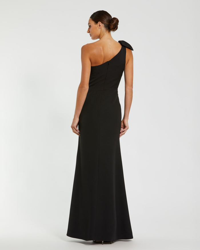 Petite Black Crepe One Shoulder Fitted Evening Gown With Bow Ieena for Mac Duggal