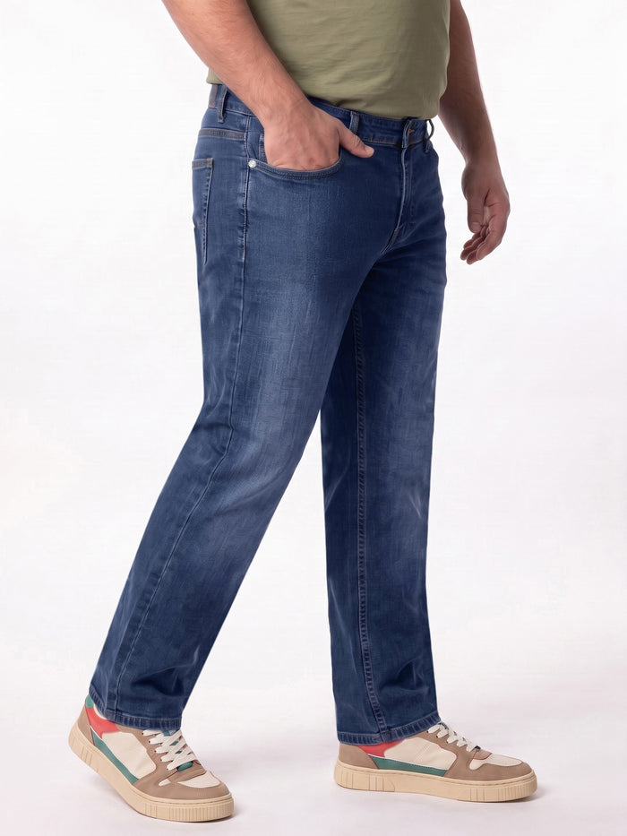 Plus Men's Blue Relaxed Fit Washed Denim Jeans Non-Stretchable