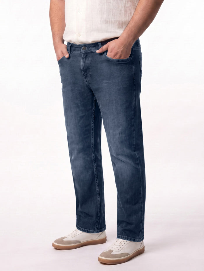 Plus Men's Dark Blue Relaxed Fit Washed Denim Jeans Non-Stretchable
