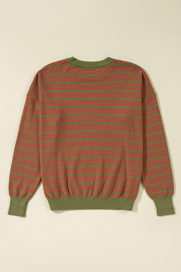 Pull ample marron à rayures et col rond *