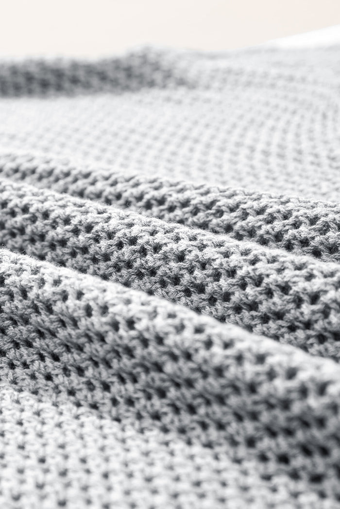 Pull gris clair à épaules tombantes en tricot ajouré à grandes fleurs