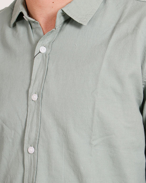 R206394 - Light Green Button-Up Shirt