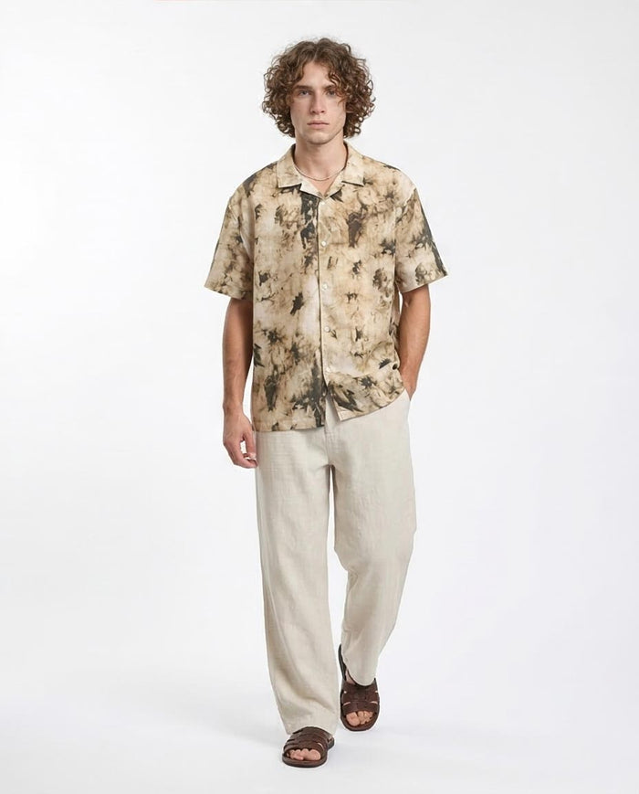 Ravin Abstract Tie-Dye Short-Sleeve Resort Shirt – Sand & Charcoal - R204709