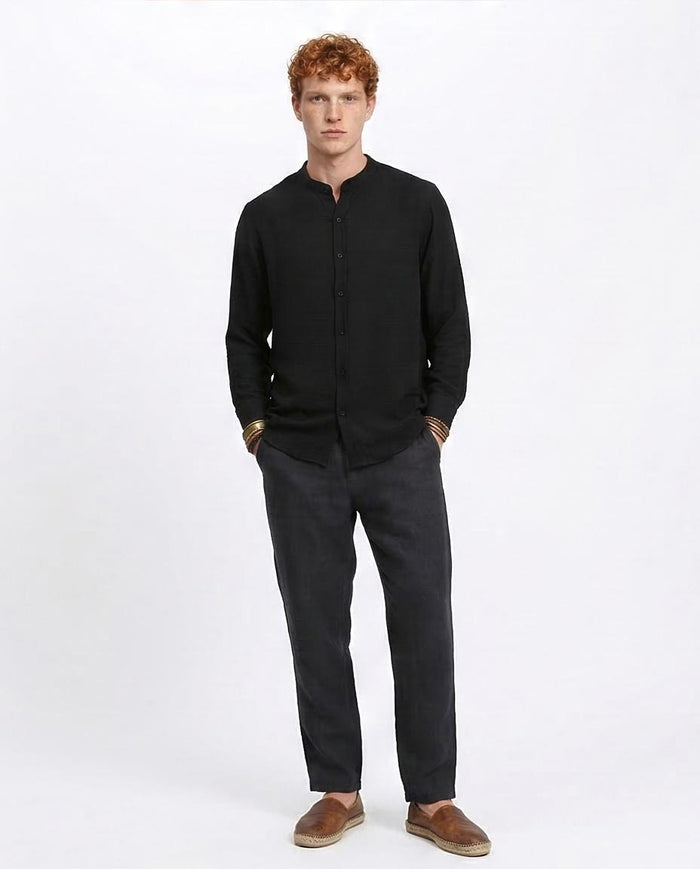 Ravin Band Collar Shirt in Lightweight Textured Fabric – Black - R209099