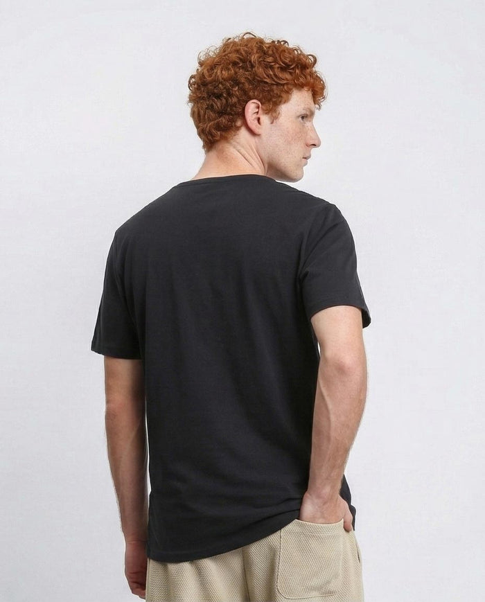 Ravin "Be The Change" Distressed Graphic Tee – Street Style Black - R209365
