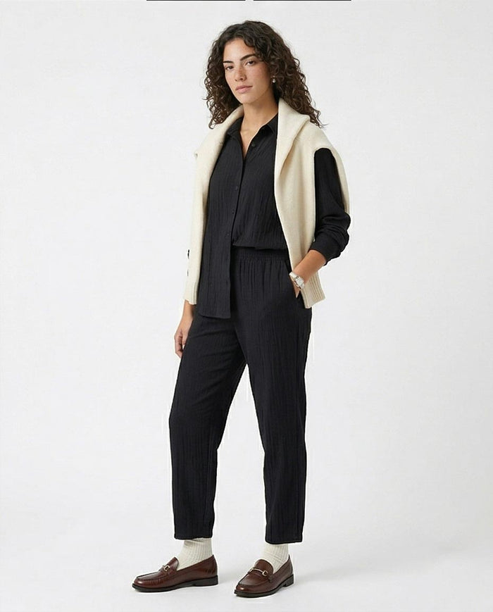 Ravin Crinkle Crêpe Relaxed Button-Down Shirt in Black – Plissé Texture, Dropped Shoulder, Effortless Casual Chic - R217305