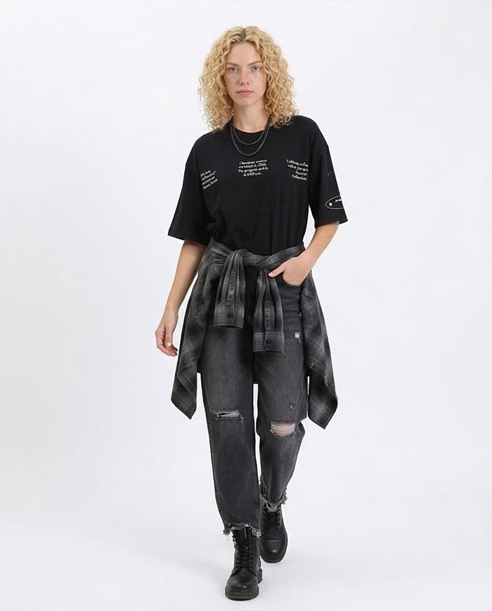 Ravin "Kawkab al-Sharq" Oversized Graphic T-Shirt - Umm Kulthum Edition - Black - R209134