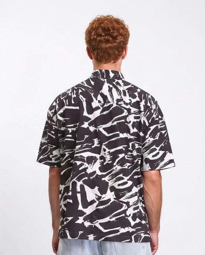 RAVIN Men’s Abstract Brushstroke Seersucker Shirt – Black & White - R210017