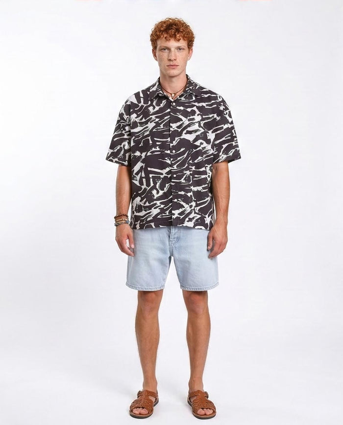 RAVIN Men’s Abstract Brushstroke Seersucker Shirt – Black & White - R210017