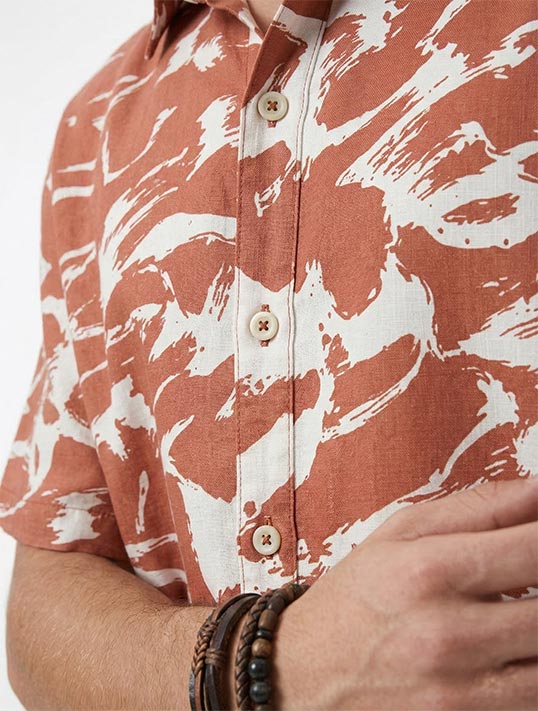 Ravin Men’s Abstract Tiger-Stripe Camp Collar Shirt – Terracotta & White - R210016