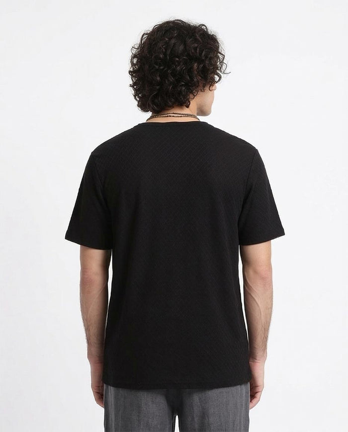 Ravin Men’s Diamond-Grid Textured Crew Neck T-Shirt - Black - R210011