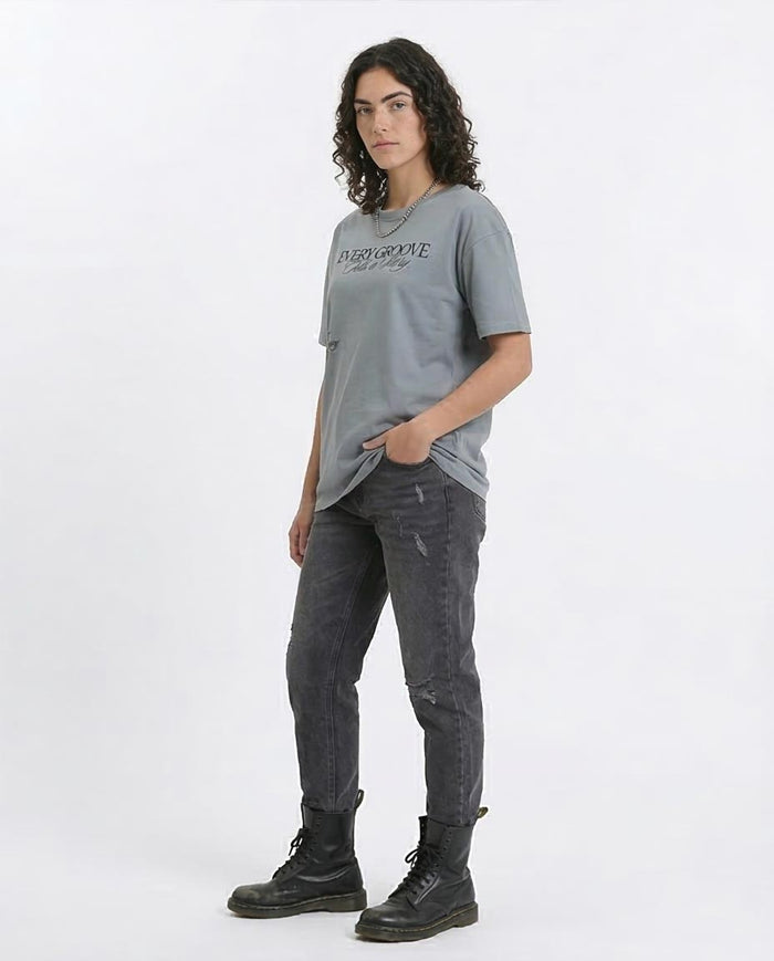 Ravin "Nefertiti: Every Groove" Oversized Graphic Tee - Slate Grey - R208497
