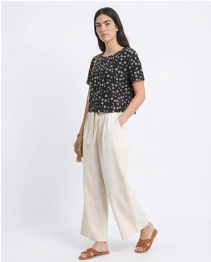 Ravin Women’s Floral Print Relaxed Crop Top - Black & White - R208775