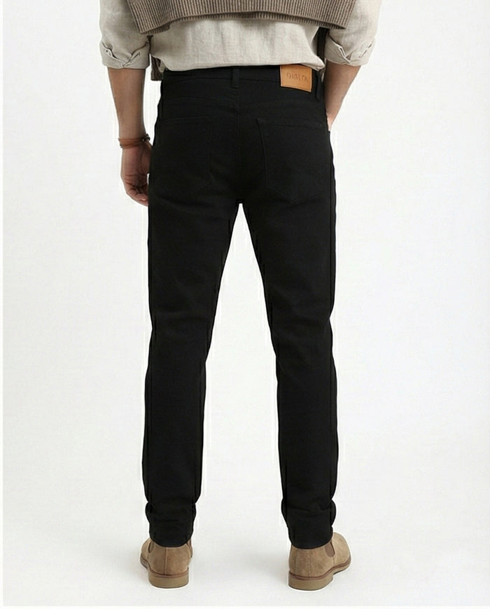 Sleek Slim-Fit Black Denim Jeans - O200507