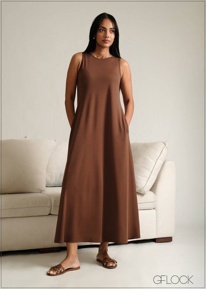 Sleeveless Maxi Dress - 230526