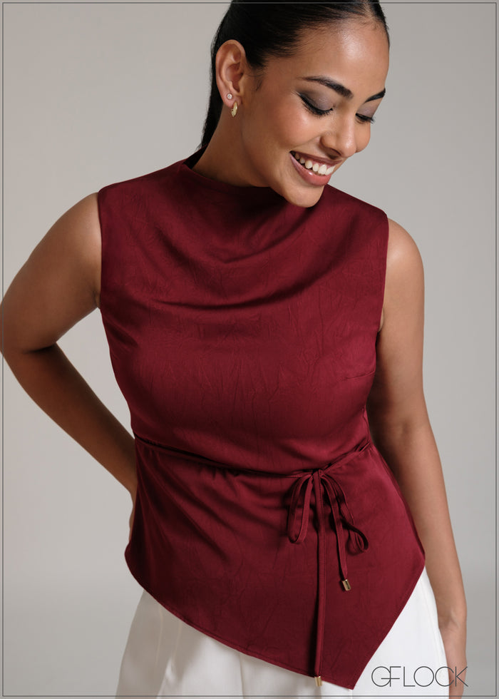 Maroon and Black sleeveless V detailed top