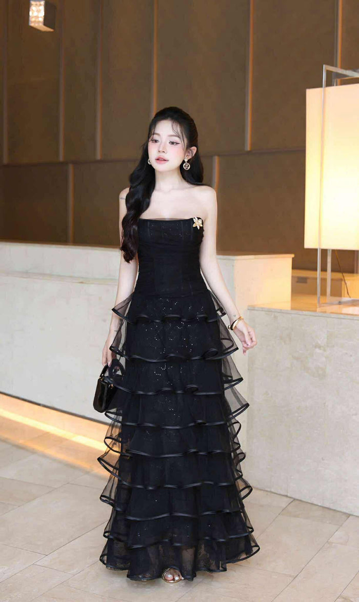 Black / M