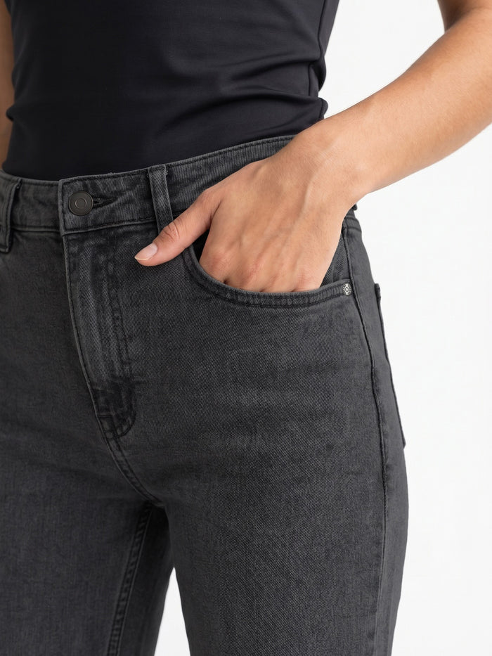 Women's Dark Grey Mid Rise Bootcut Washed Jeans Stretchable