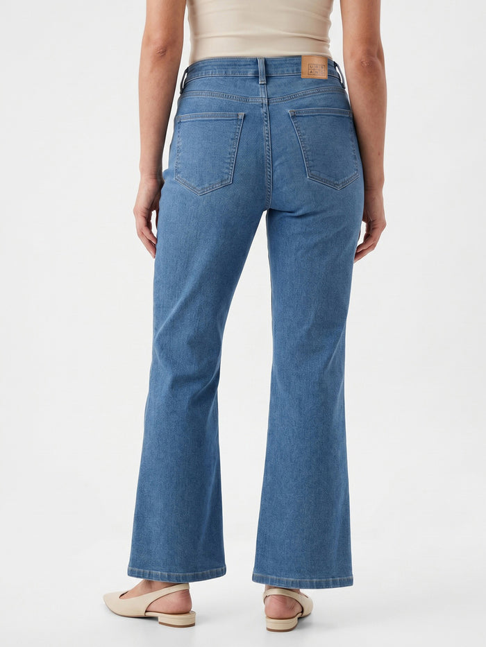 Women's Light Blue Mid Rise Bootcut Washed Jeans Stretchable